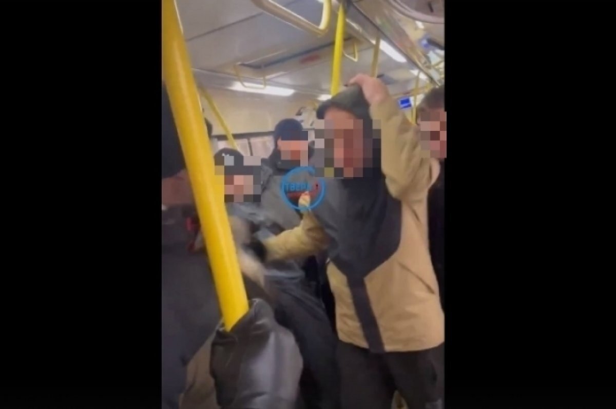    СК проводит проверку по факту избиения мужчины в тверском автобусе