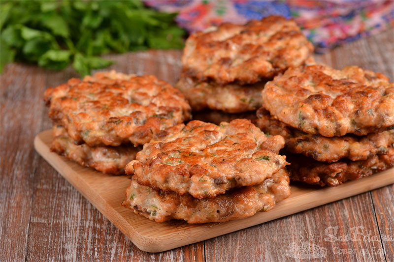 Рубленые котлеты из рыбы на сковороде (сочно, нежно и очень вкусно)