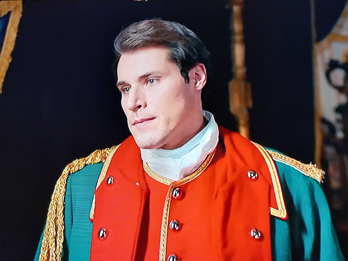 Андрей Марусин в роли Александра Ермолова. Сериал "Екатерина. Фавориты"