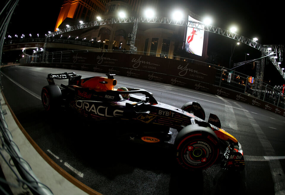    Алексей Попов рассказал, что помогло Ферстаппену выиграть в Лас-ВегасеGetty Images / Red Bull Content Pool