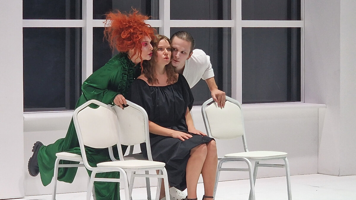 "Почти смешная история. Лакейские игры". Пресс-показ от 14.11.2023 Фото Оксаны Есиповой Полный фоторепортаж в тг канале https://t.me/mag_cat