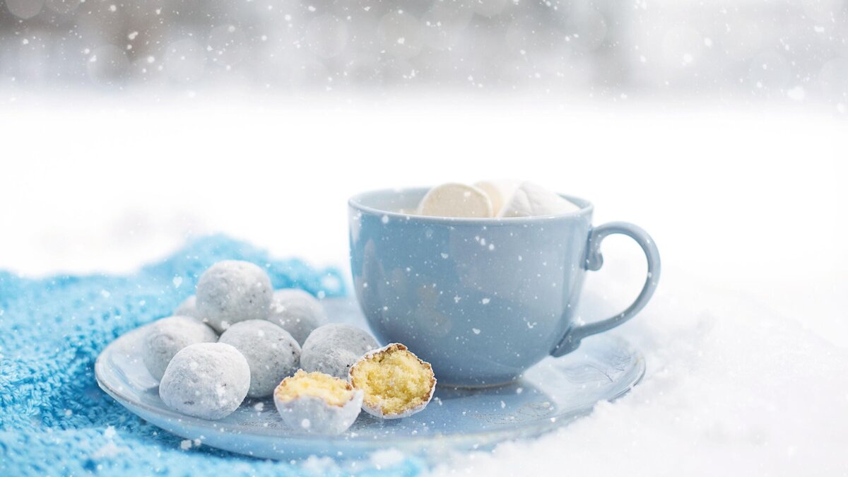    Можно ли ловить снежинки ртом: о последствиях невинной шалости рассказал врач© PxHere