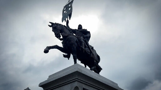 
Памятник св. Алекснадру Невскому в Минске. Источник: https://dzen.ru/video/watch/6554b9f5cfbc251d2b3ad262