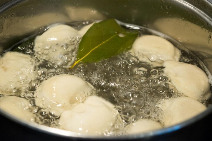 Пельмени в процессе варки