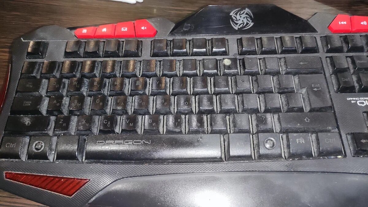 Здесь речь всё же про функциональный момент клавиатуры, а не её внешний вид 😬