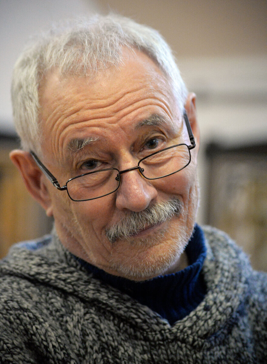 А это я, который осмелился вступить в диалог с ИИ о лунной фальсификации НАСА