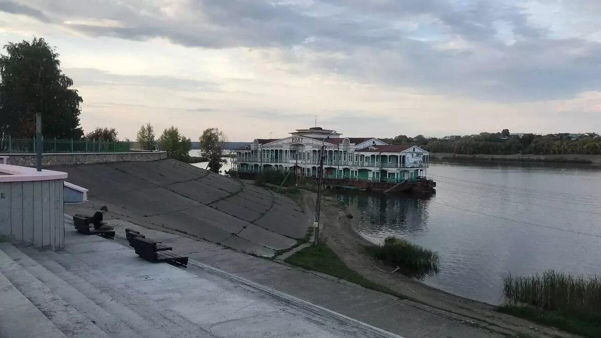     У легендарного дебаркадера в Набережных Челнах появился новый владелец. Им стала местная строительная компания.