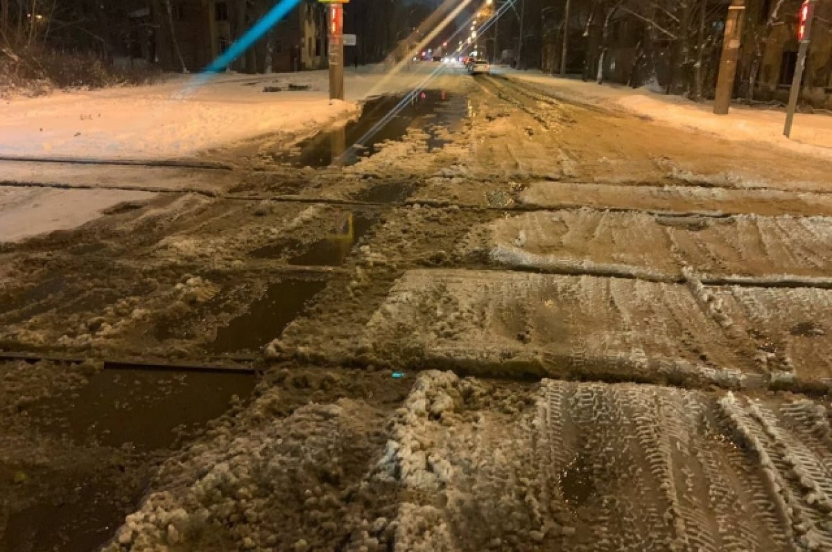    В Самаре произошла грандиозная коммунальная авария, движение парекрыто