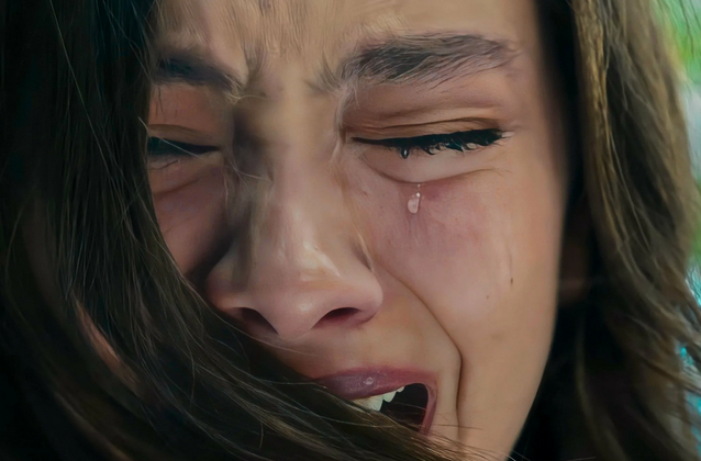 Слезы и крик