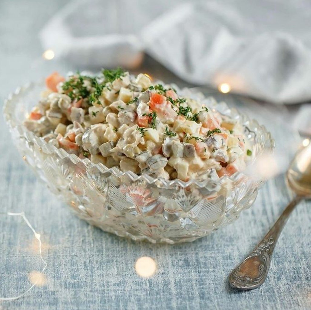 Лучший рецепт оливье. Салават оливье. Салат оливье 150 гр. Salat оливье. Salat оливье.