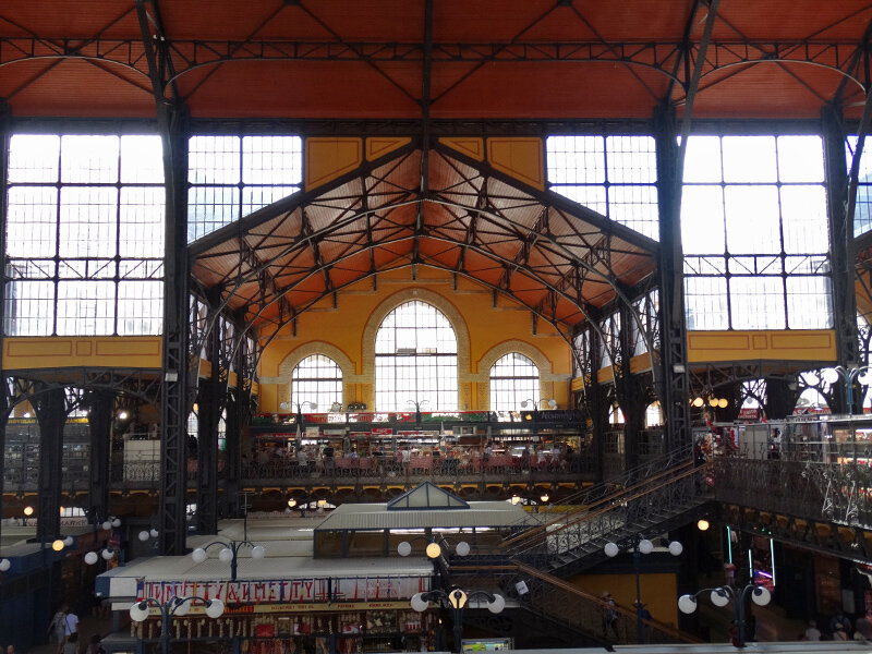 Внутреннее помещение Центрального рынка