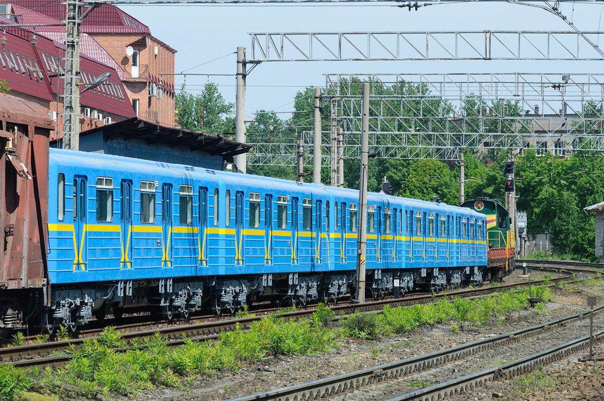 На санях, в лифте или в трюме. Как вагоны попадают в метро? Узнаем самые  экзотические способы их доставки | Человек-метро | Дзен