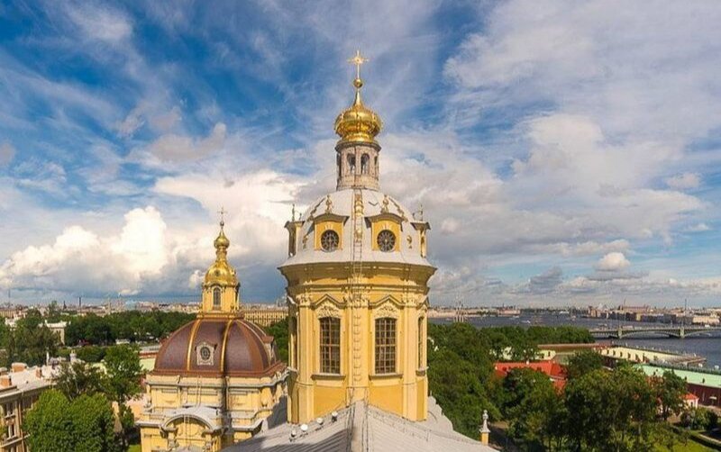 Колокольня Петропавловского собора в Санкт Петербурге