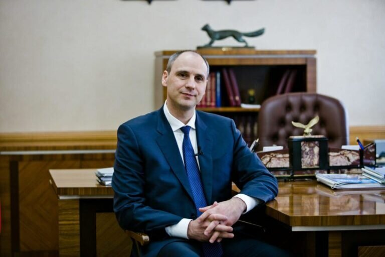    Денис Паслер поздравил работников налоговых органов Оренбуржья с праздником Кристина Просвиркина