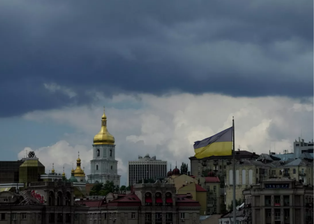    Politico: из-за отсутствия ПВО украинцы массово бегут из других городов в Киев
