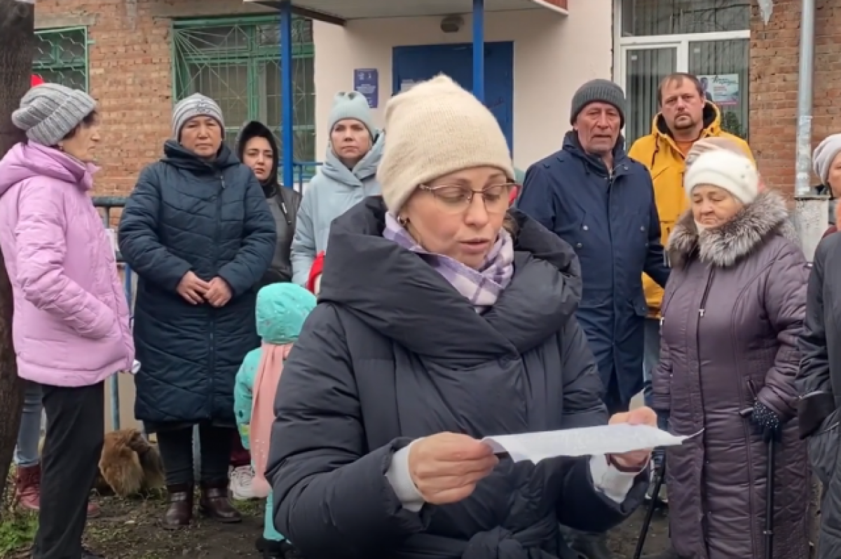 В Новосибирске жители треснувшего дома обратились к главе СКР Бастрыкину |  АиФ Новосибирск | Дзен