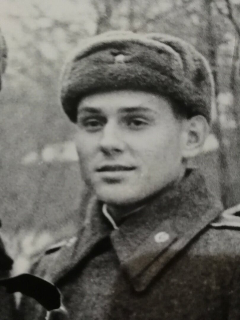  Анатолий Гладких во время учебы в Краснодарском военном училище связи. 1961 год.
