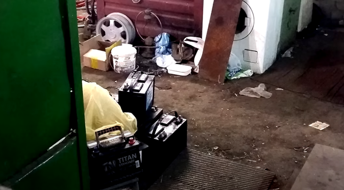 Никогда не сдаю в магазин старый аккумулятор от автомобиля. Там ...