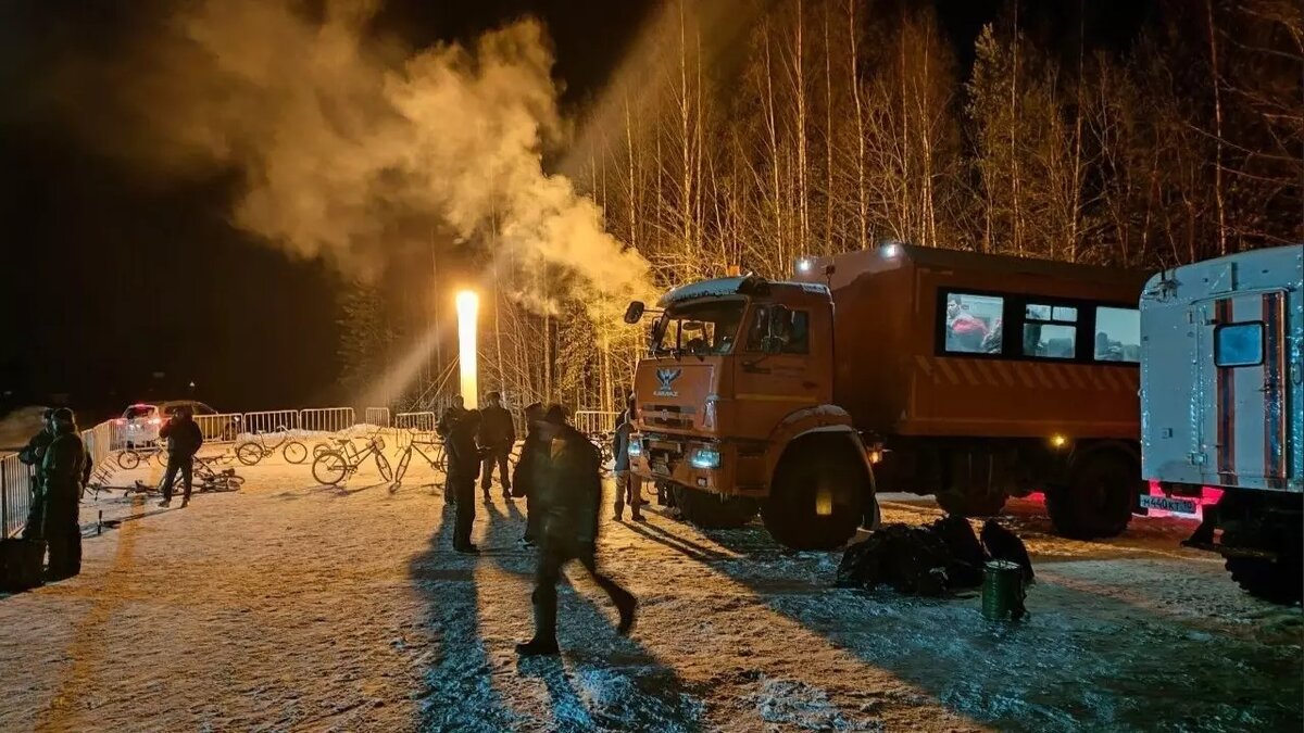     Беженцы, которые ночевали под Костомукшей, поделились своими личными историями и рассказали об обстановке, которая сложилась у северного города в минувшее воскресенье, об этом пишут федеральные СМИ.