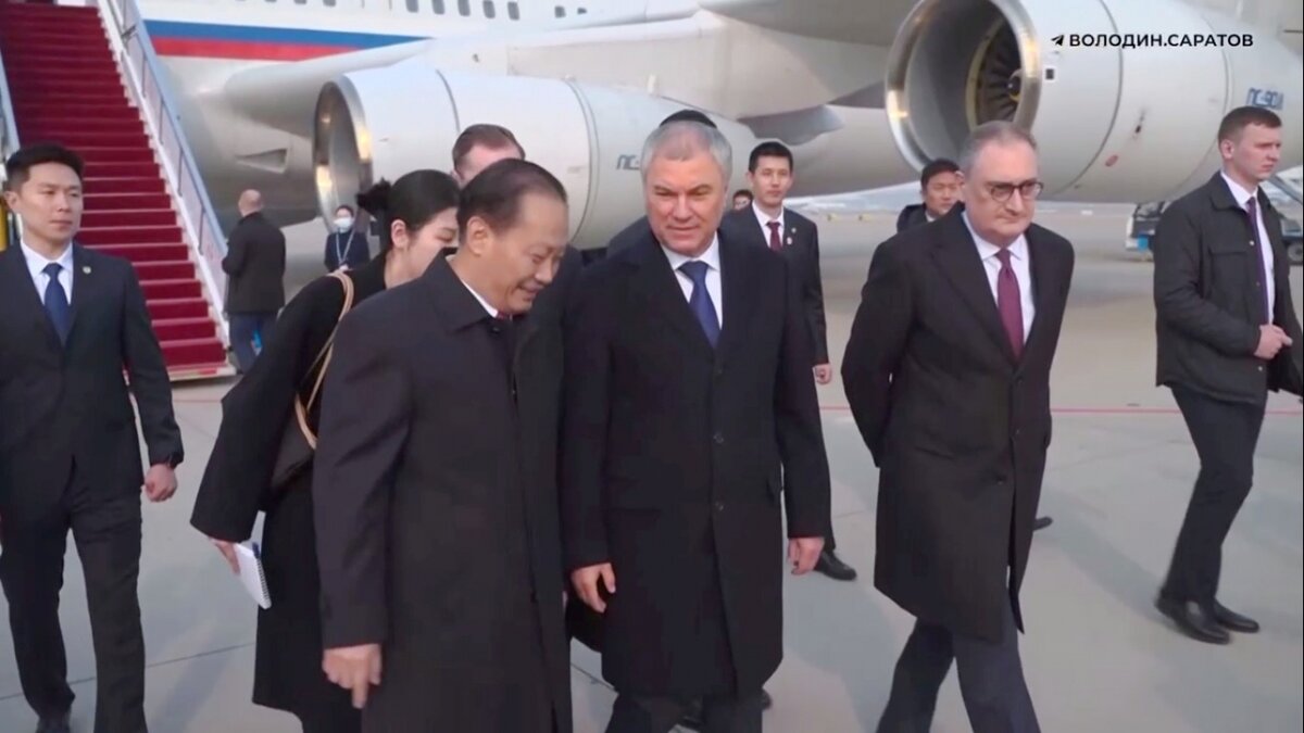    Роман Бусаргин отправился в Пекин вместе с Вячеславом ВолодинымНовости Саратова и области – Сетевое издание «Репортер64»
