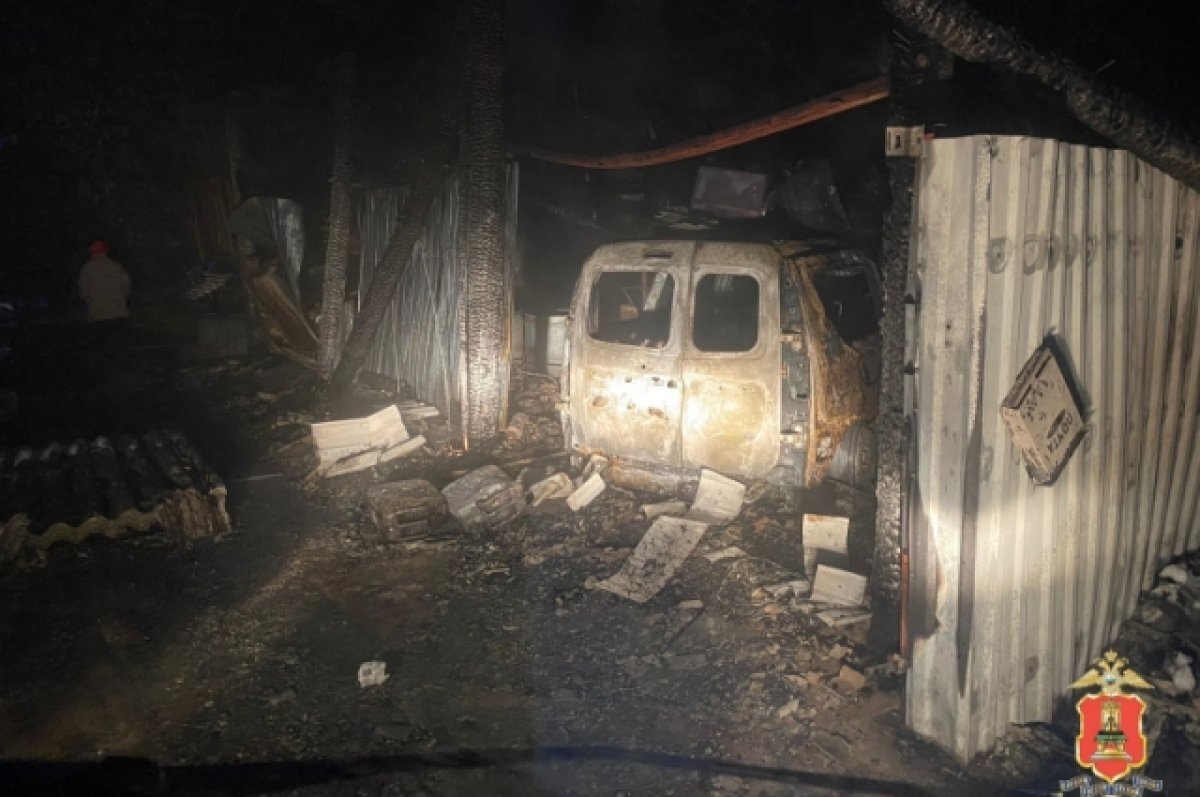    Под Тверью в результате поджога сгорел гараж и дом, ущерб составил ₽4 млн