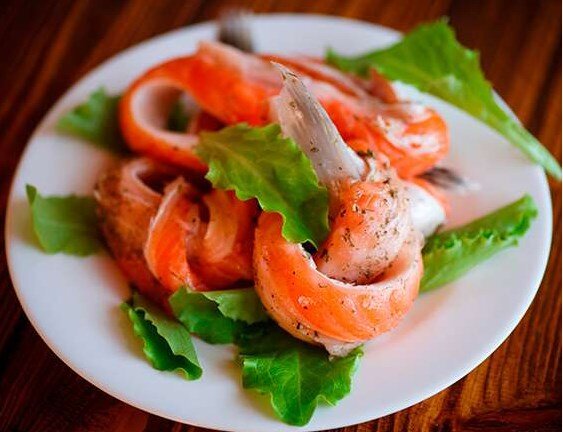 Как посолить рыбу к празднику: готовим вкуснейшую закуску в домашних ...