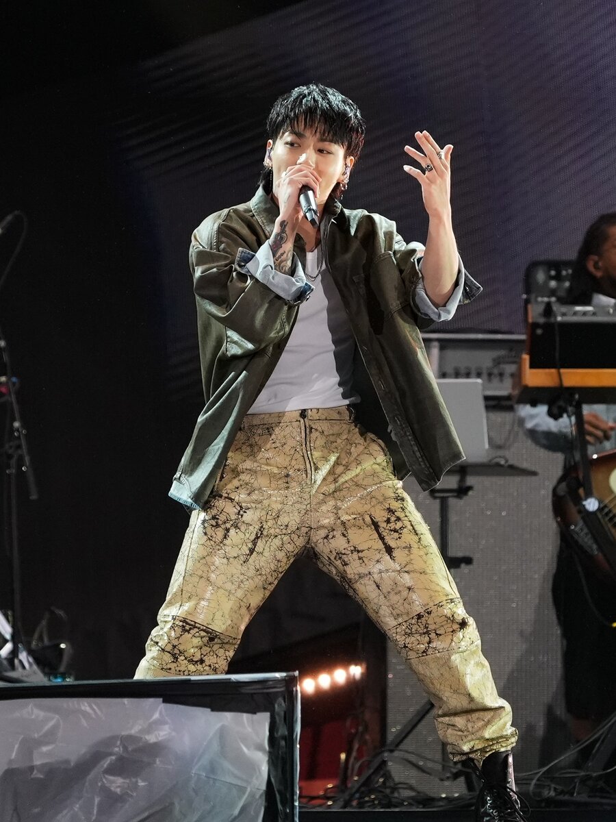    ЧонгукLegion-Media