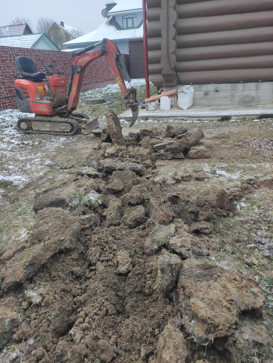 Земля промерзает, работу необходимо выполнить любой ценой 🔥 