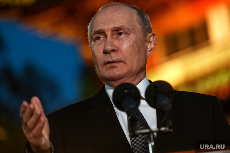    Путин провел встречу с главой ФНС Егоровым
