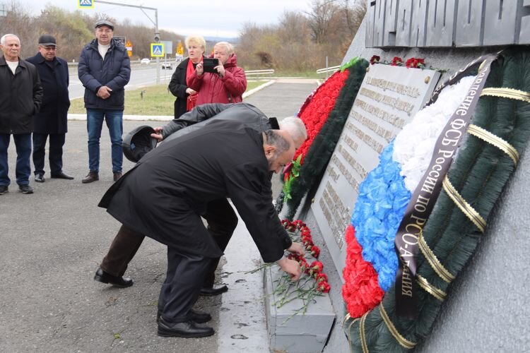 южная осетия улица путина. к701 кировец трактор. новый кировец к 525. кировцы владикавказского института. 16 декабря день освобождения калинина.