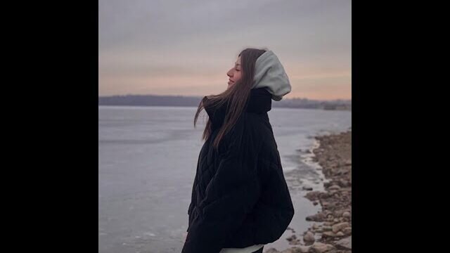 Кадр из видео с песней-переделкой «Маме» (Люся Чеботина) на день рождения маме