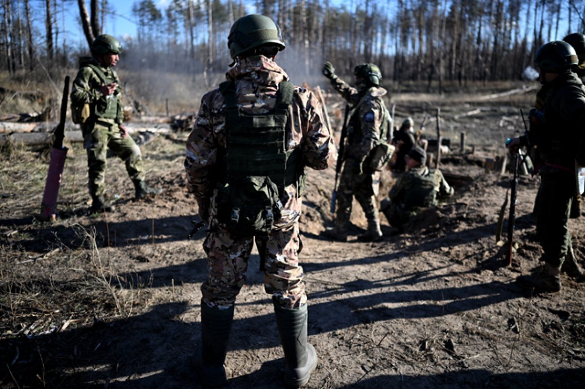    Военнослужащие ВС РФ