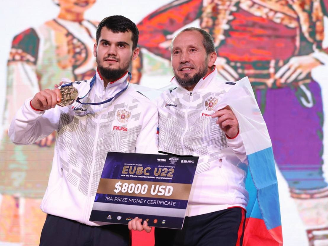 Ахмадшох Махмадшоев и его личный тренер Фаригат Касымов