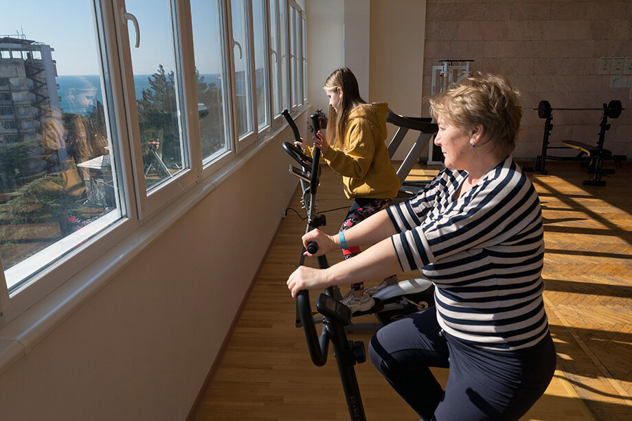 Значительную долю туристов в Крыму составляют чиновники и льготники. Фото: Сергей Мальгавко/ТАСС