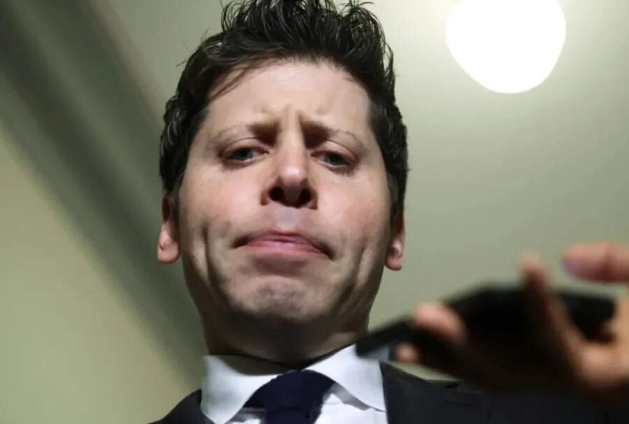 Представляю так лицо Альтмана, когда он печатает в телефоне вопрос «окей, ChatGPT, меня только что уволили – признавайся, это твоих рук дело??»