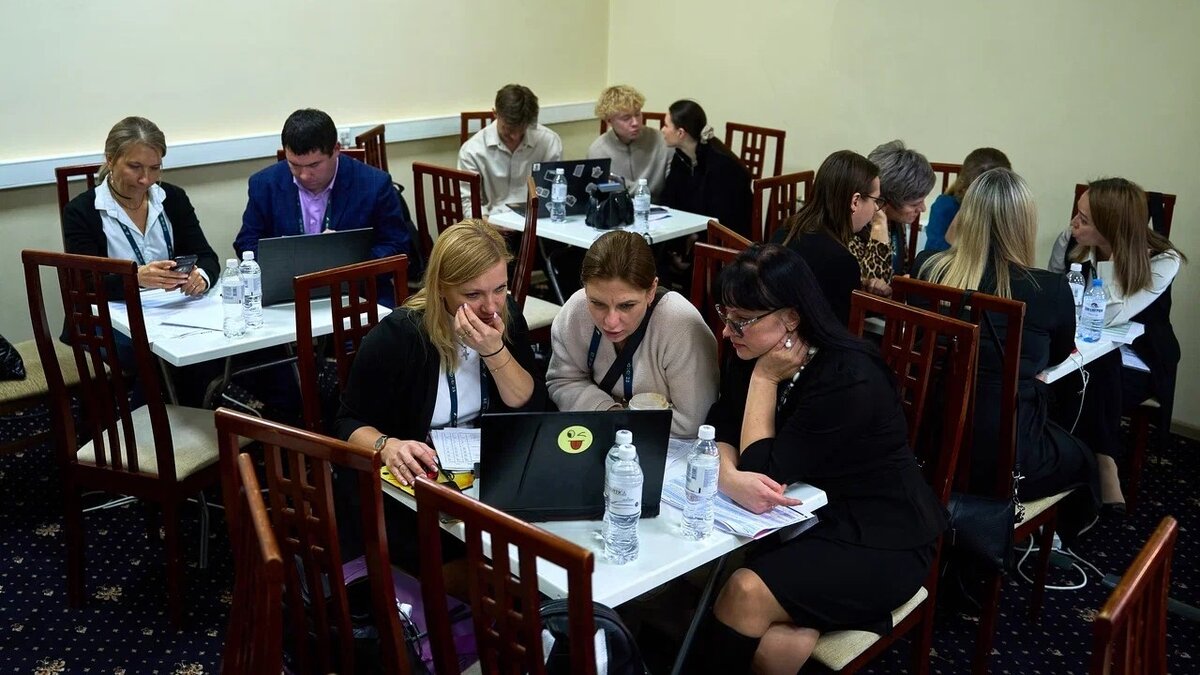    Практикум для госслужащих организовали на экономическом форуме в Югре