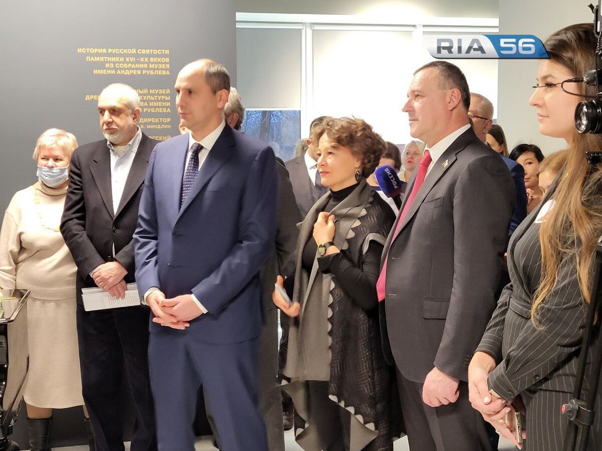  📷    Губернатор Денис Паслер открыл в Оренбурге обновленный выставочный зал музея ИЗО Андрей Севостьянов