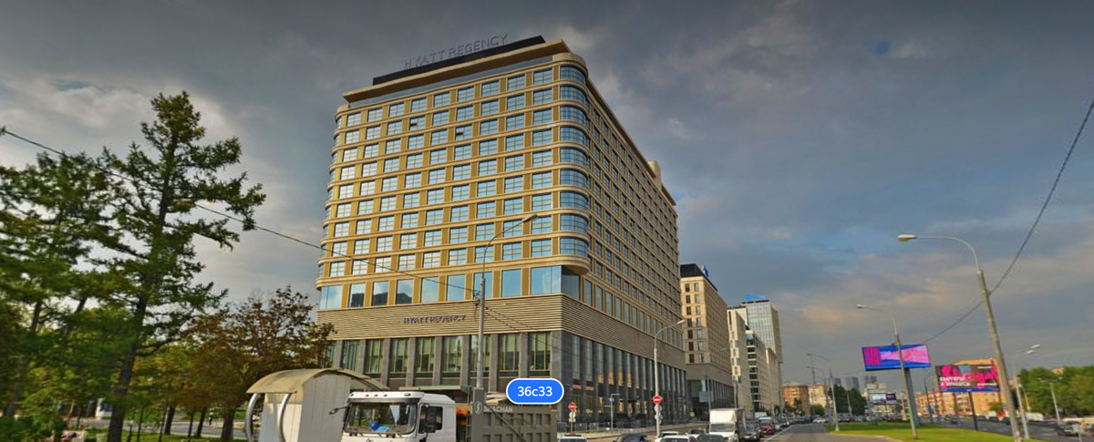 Сейчас тут находится здание гостиницы, 2023. Яндекс.Панорамы. Для этого даже пришлось сократить территорию Петровского парка. В нём такие объекты строить было нельзя.