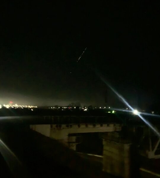 Говорят дроны в небе летали, а я всё думала, что за штуки такие светятся и сильно гудят... 