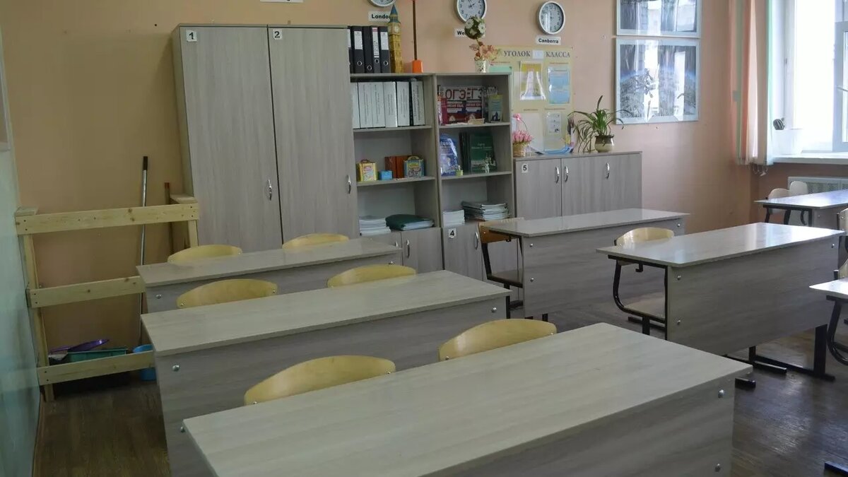     В Набережных Челнах каждый год строят по одной школе в рамках поставленной задачи. Об этом сообщил мэр города Наиль Магдеев.