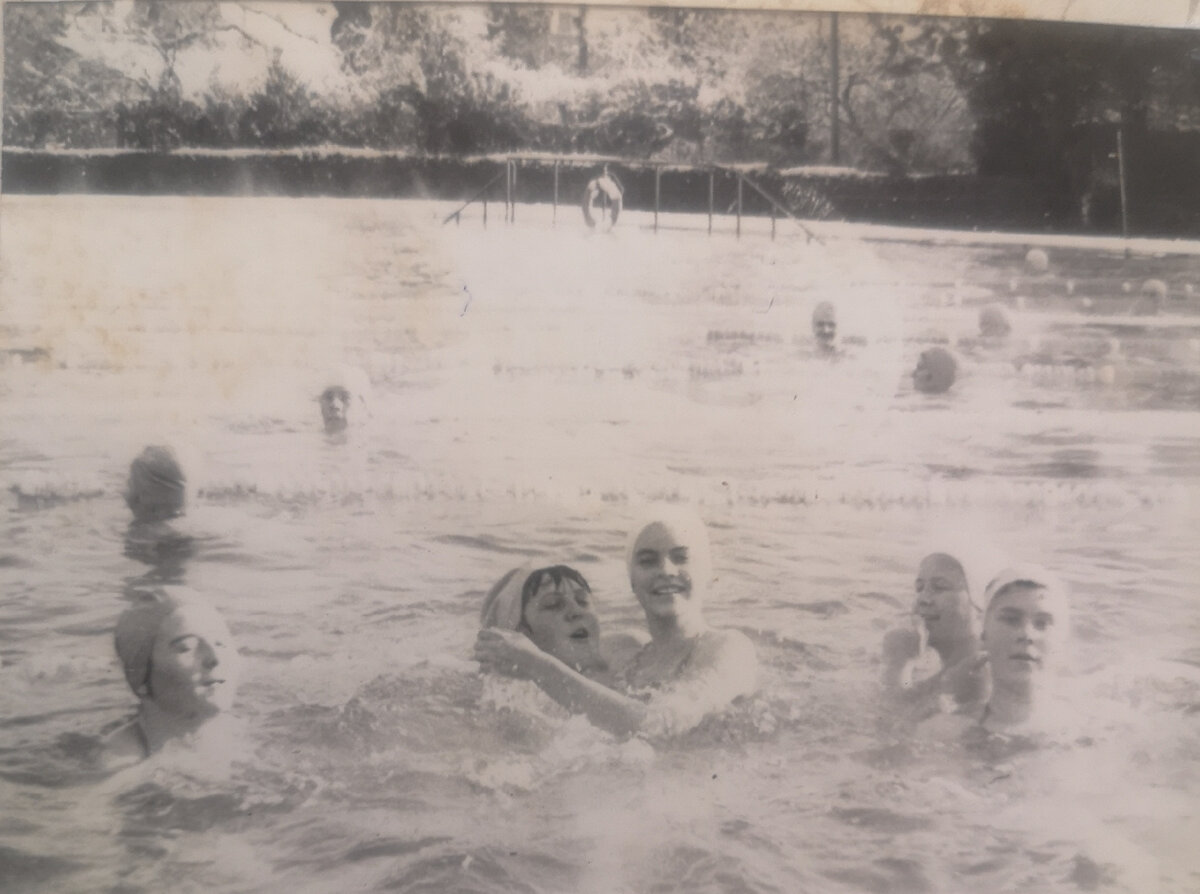 Бассейн олимпийского резерва "Авангард". Ялта. 1986 год. Сейчас на его месте новостройки Константинова