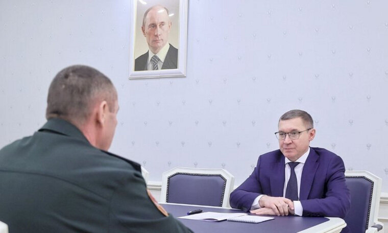    Владимир Спиридонов, в свою очередь, рассказал Владимиру Якушеву о рабочих планах