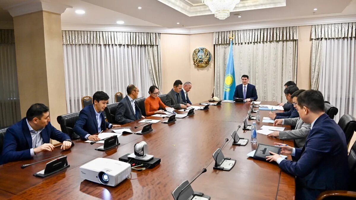    Фото: пресс-служба премьер-министра Август Макаров