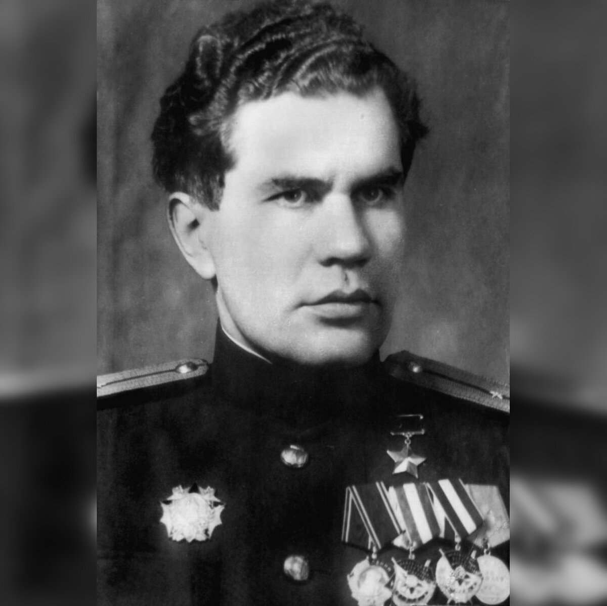  Виктор Николаевич Леонов, 1944 г. // lexicon.dobrohot.org