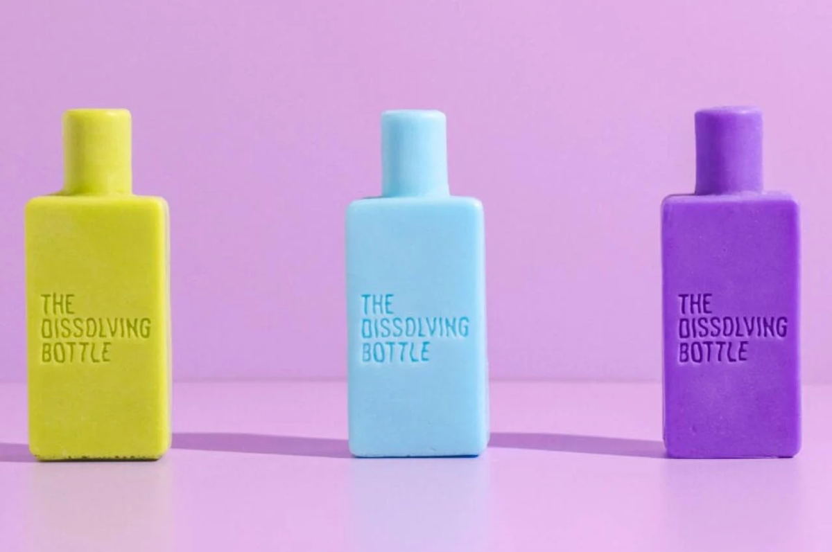 Создав твердые шампуни в форме бутылки, компания стремилась сделать переход от пластиковых бутылок к шампуням незаметным для пользователей.