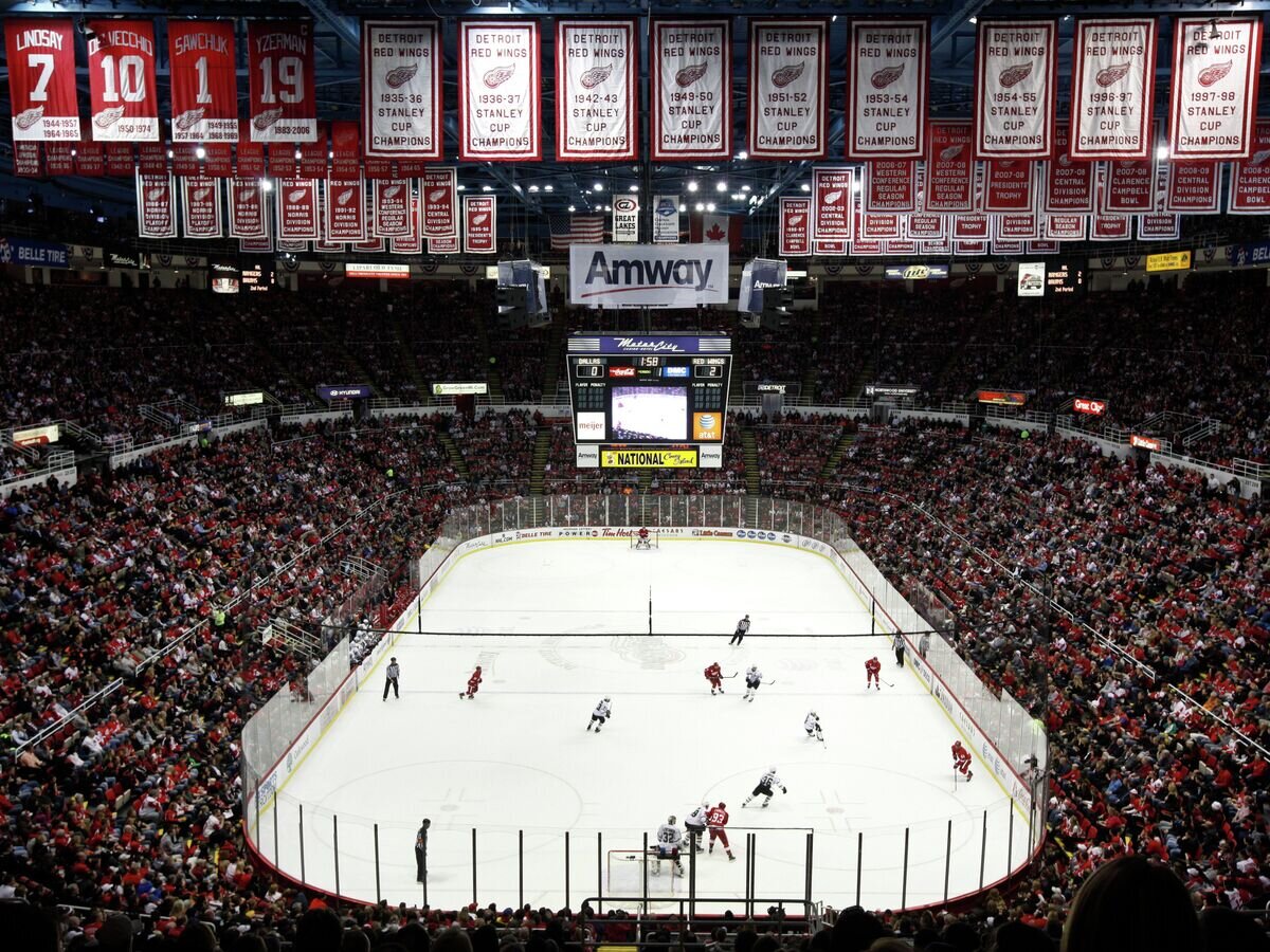    Арена клуба Национальной хоккейной лиги (НХЛ) "Детройт Ред Уингз" Joe Louis Arena© AP Photo / Paul Sancya, File