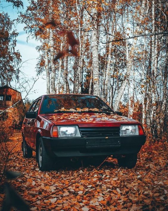 классический красный цвет.