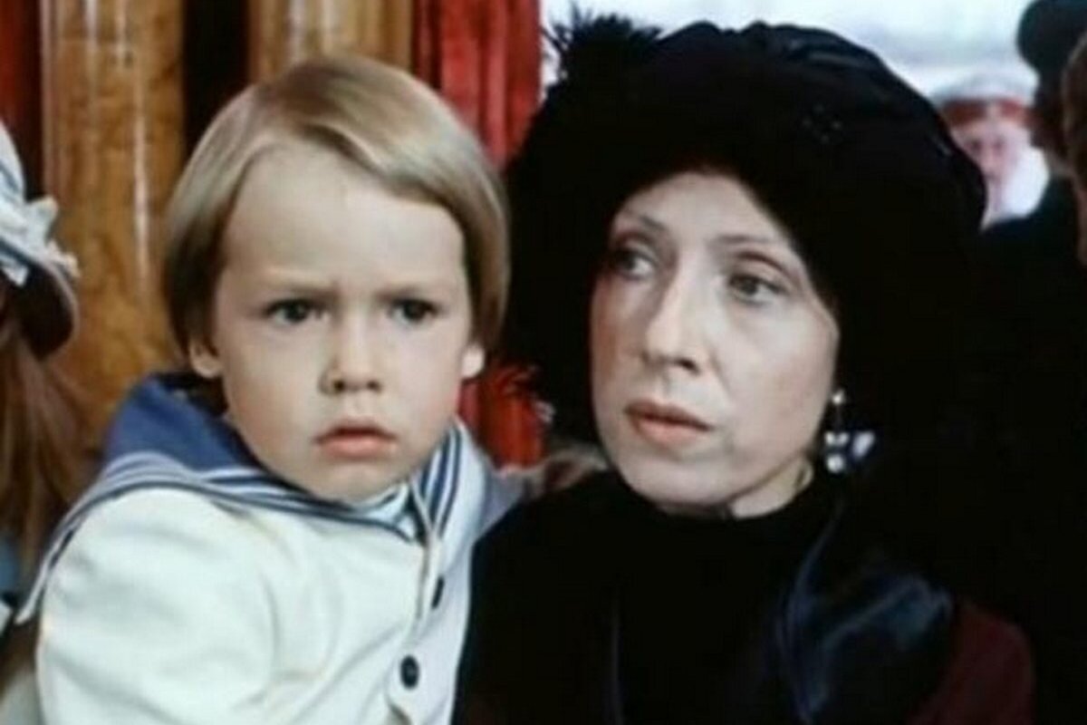 Кадр из фильма «Васса»