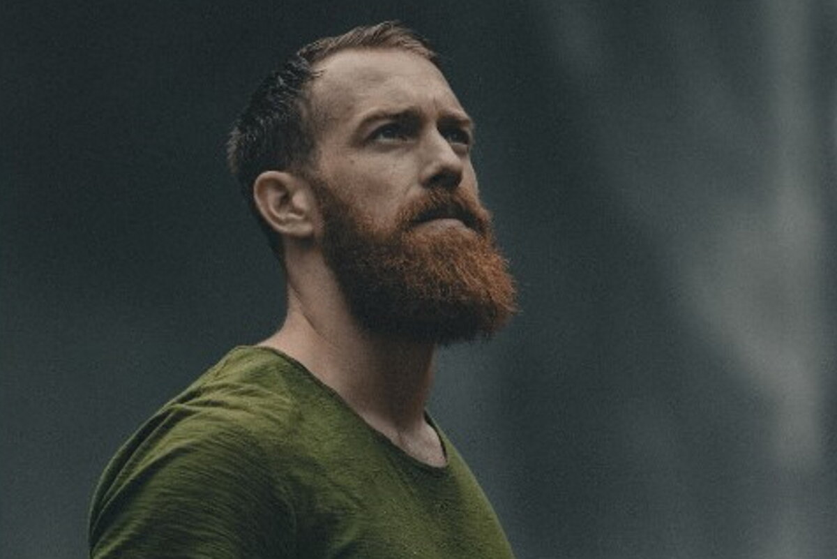     Почему у некоторых мужчин темные волосы, но рыжая борода? Загадки больше нет