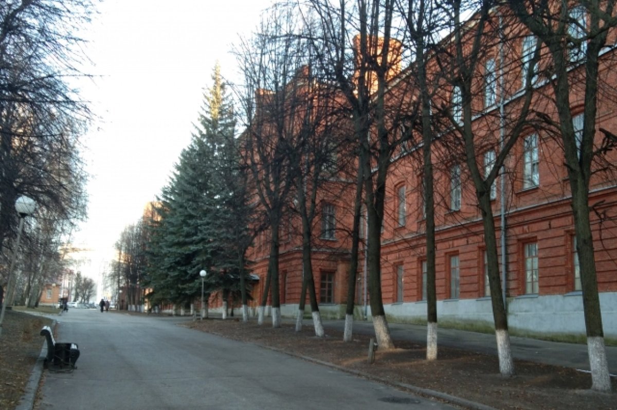    Небоскрёбы на плацу?